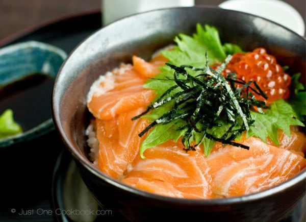 Salmon & Ikura Don III