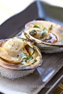 Grilled Little Neck Clams | JustOneCookbook.com