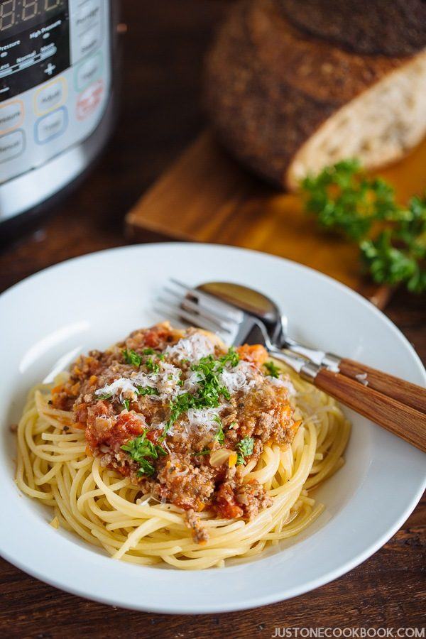 Pressure Cooker Spaghetti Bolognese