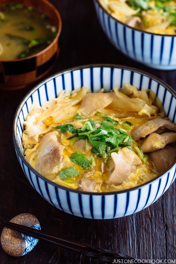 Oyakodon (Chicken & Egg Bowl) 親子丼 | Easy Japanese Recipes at JustOneCookbook.com