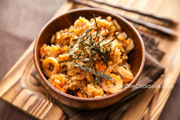 Gobo and Miso Takikomi Gohan topped with nori.