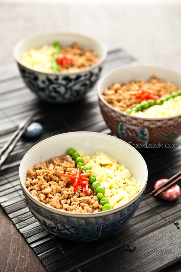 Soboro Don in bowls.