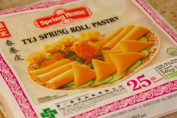 https://www.justonecookbook.com/wp-content/uploads/2011/06/Egg-Roll-Wrappers-e1430597729141.jpg