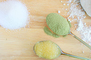 5 ingredients for Green tea cookie on a table.