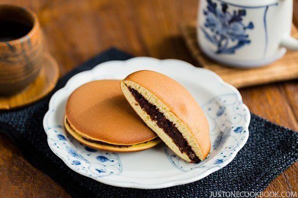 Dorayaki in the small plate with a cup of tea.
