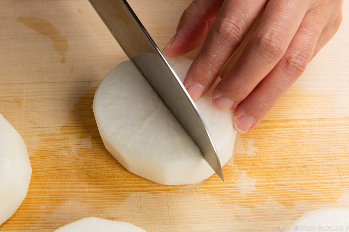 Oden daikon prep