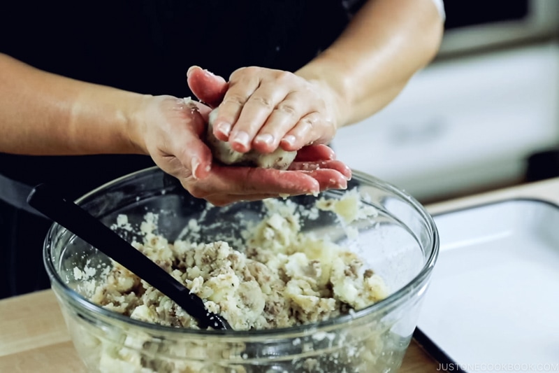 Mom's Korokke (Potato & Meat Croquettes)-step by step-57