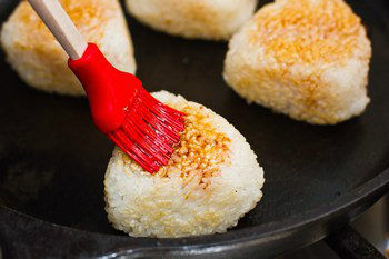 Onigiri Rice Balls - Japanese Cooking (Onigiri Grilled Rice Balls)