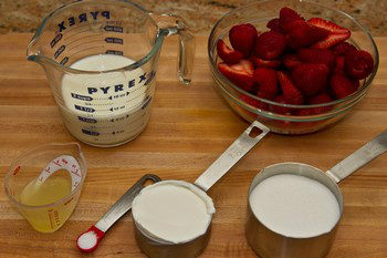 Strawberry Frozen Yogurt Ingredients