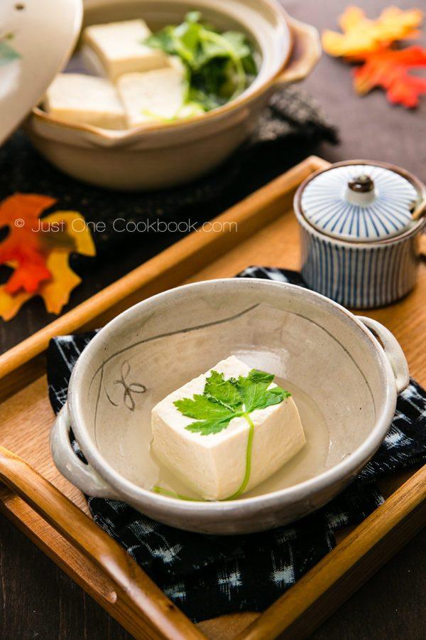 Hot Tofu (Yudofu) | JustOneCookbook.com