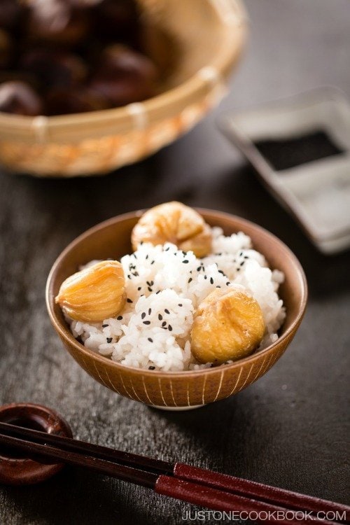 Chestnut Rice in a rice bowl.