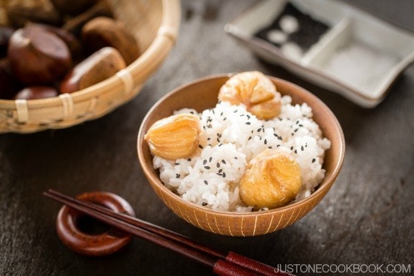 Chestnut Rice in a rice bowl.