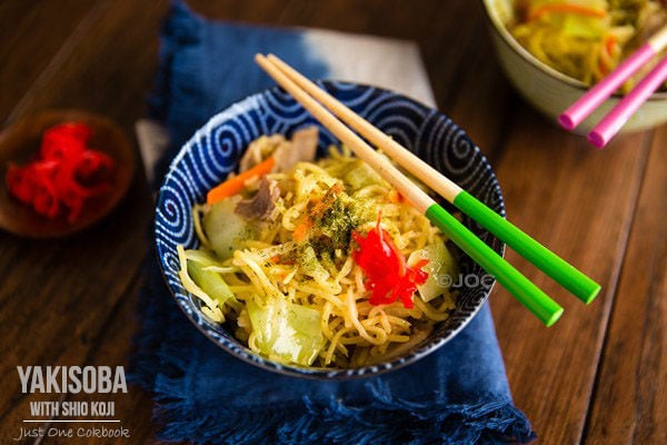 Yakisoba with Shio Koji in a blue bowl.