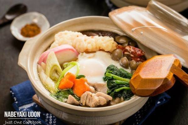 Nabeyaki Udon in a pot.