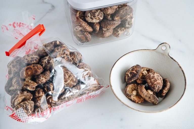 Shiitake Dashi 干し椎茸の戻し汁 • Just One Cookbook