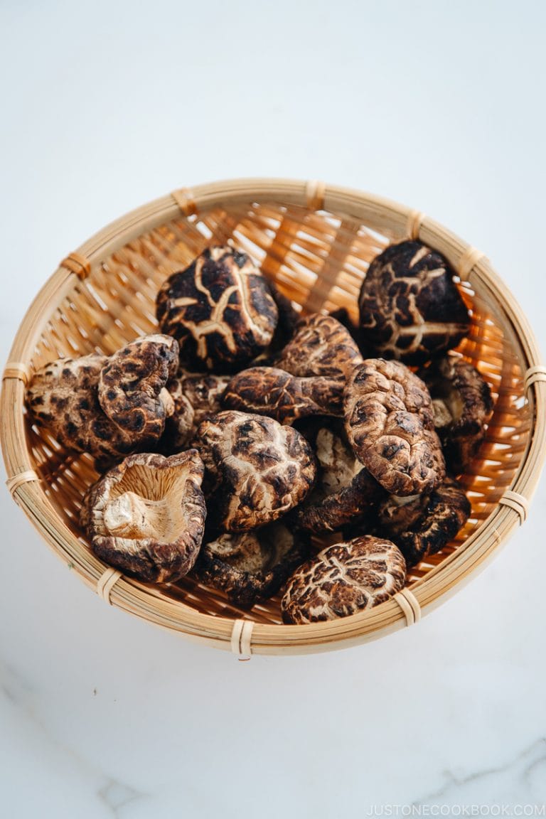 Shiitake Dashi 干し椎茸の戻し汁 • Just One Cookbook