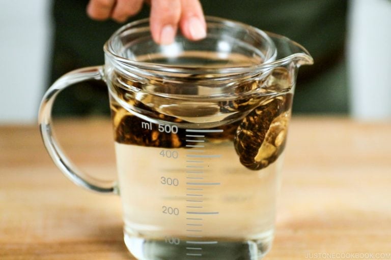 Shiitake Dashi 干し椎茸の戻し汁 • Just One Cookbook