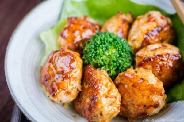 Chicken Meatballs and broccoli on a plate. 