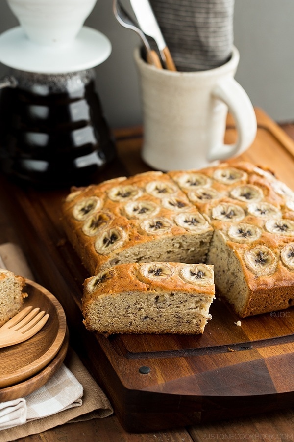 Banana Bread on a cutting board.