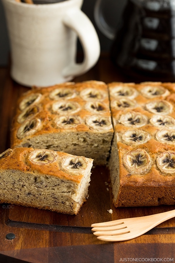 Banana Bread on a cutting board.