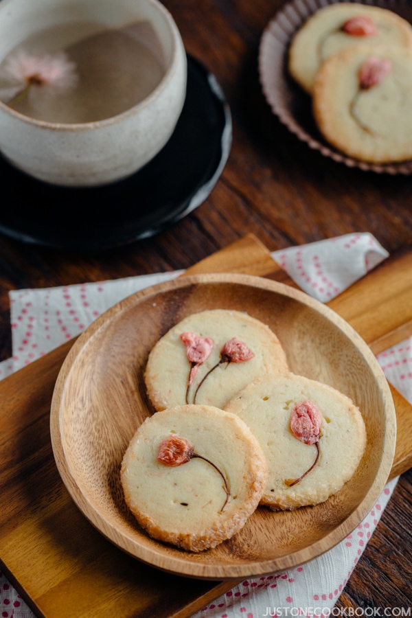 Cherry Blossom Cookies (Sakura Cookies) | Easy Japanese Recipes at JustOneCookbook.com
