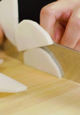 Hangetsugiri | Japanese Cutting Technique | Easy Japanese Recipes at JustOneCookbook.com