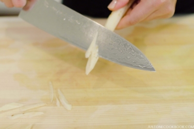 Sasagaki | Japanese Cutting Technique | Easy Japanese Recipes at JustOneCookbook.com