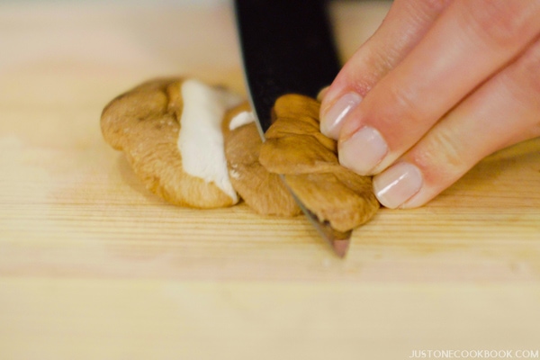 Sogigiri | Japanese Cutting Technique | Easy Japanese Recipes at JustOneCookbook.com