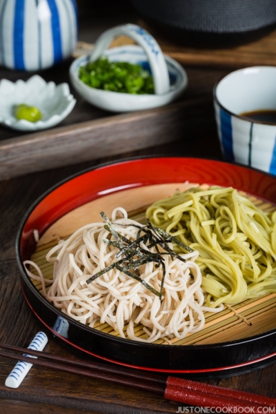 Zaru Soba (Cold Buckwheat Noodles with Dipping Sauce) | Easy Japanese Recipes at JustOneCookbook.com