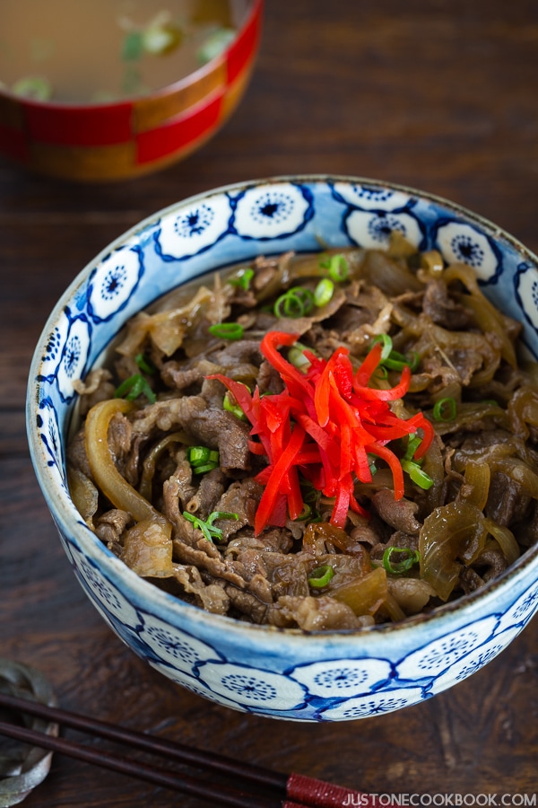 yoshinoya beef bowl (gyudon) 牛丼