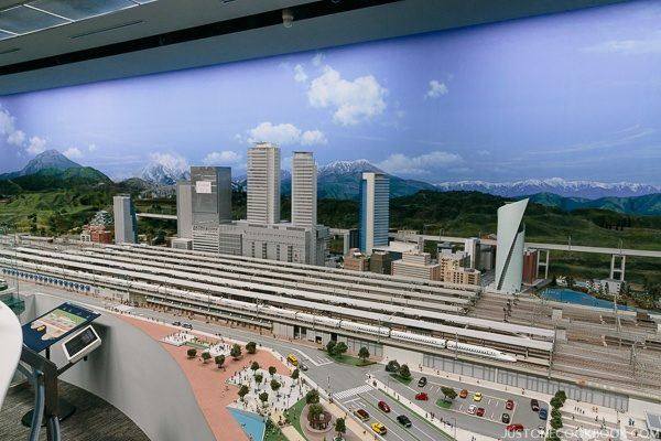 scmaglev-and-railway-park