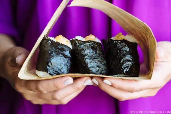 Tenmusu 天むす (Shrimp Tempura Rice Ball) | Easy Japanese Recipes at JustOneCookbook.com