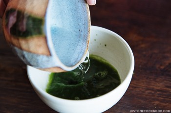 How To Make Matcha (Japanese Green Tea ) 抹茶の点て方 • Just One Cookbook