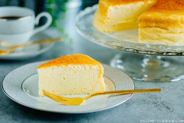 Japanese Cheesecake (スフレチーズケーキ) | Easy Japanese Recipes at JustOneCookbook.com