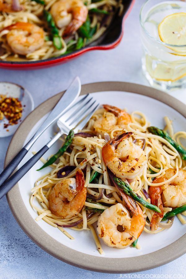 Easy Wafu Pasta with Shrimp and Asparagus 海老とアスパラガスの簡単和風パスタ • Just One