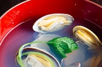 japanese clam soup with clear broth あさりの潮汁