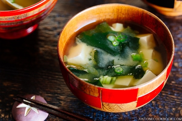 Miso Soup (味噌汁) | Easy Japanese Recipes at JustOneCookbook.com