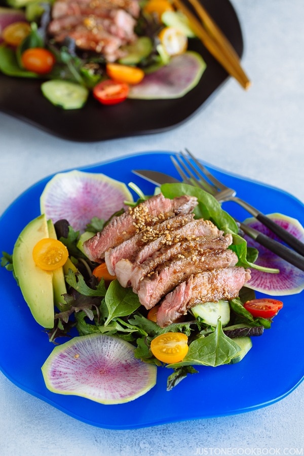 Japanese Steak Salad with Shoyu Dressing 