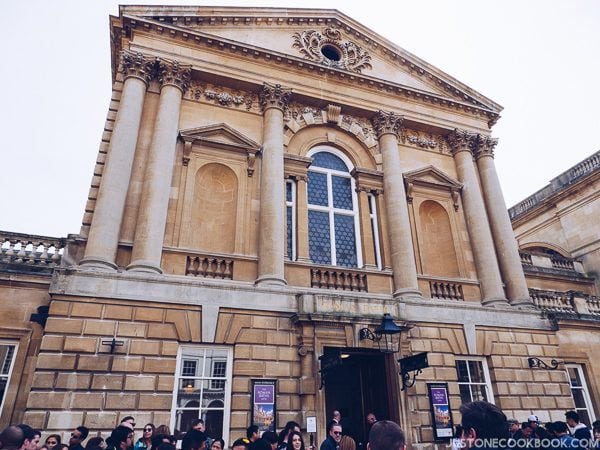 London Travel Guide - Roman Bath