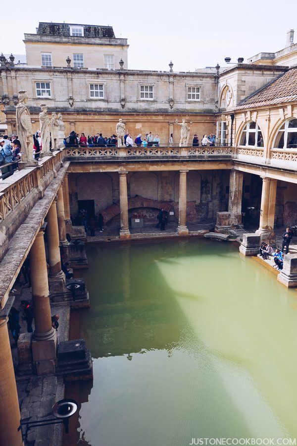 London Travel Guide - Roman Bath