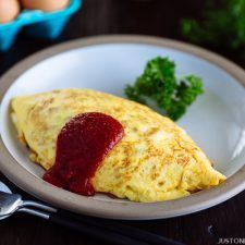 Omurice オムライス (Omelette Rice -