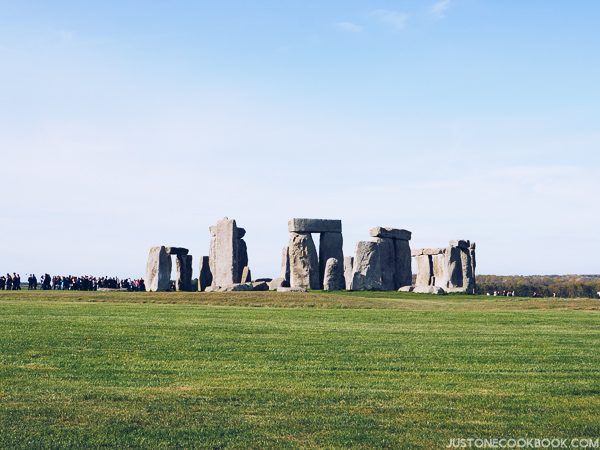 London Travel Guide - Stonehenge