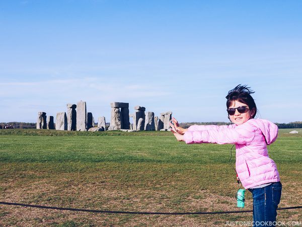 London Travel Guide - Stonehenge