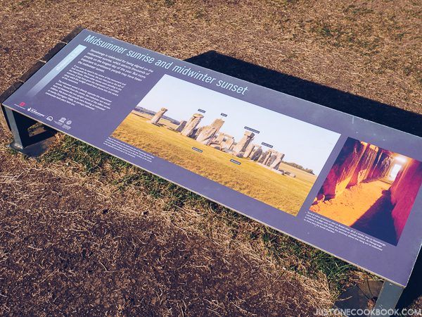 London Travel Guide - Stonehenge