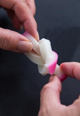 Decorative Kamaboko Cutting - Musubi 7