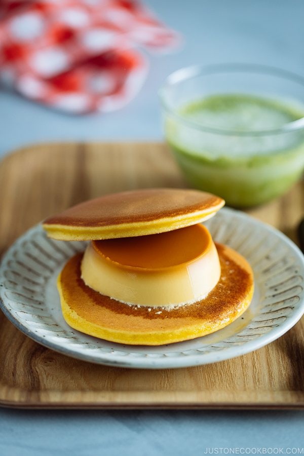 Purin Dora or Dorayaki with Japanese Custard Pudding is served with green tea latte.