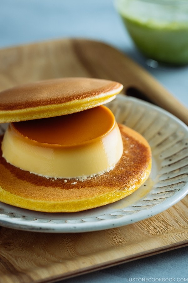 Purin Dora or Dorayaki with Japanese Custard Pudding is served with green tea latte.