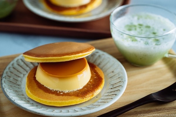 Purin Dora or Dorayaki with Japanese Custard Pudding is served with green tea latte.