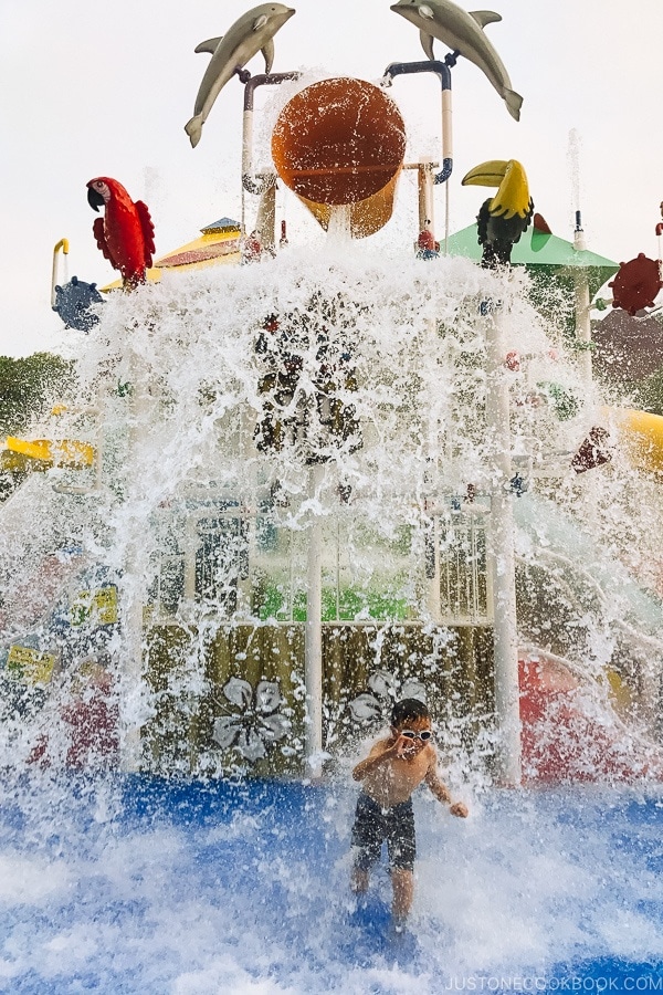 Suginoi Hotel Beppu Outdoor Pool Playground - Beppu travel guide | justonecookbook.com