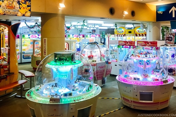 arcade machine Suginoi Hotel Beppu - Beppu travel guide | justonecookbook.com